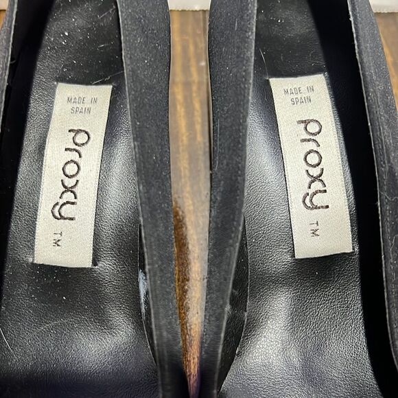 Proxy Heels - Picture 2 of 7